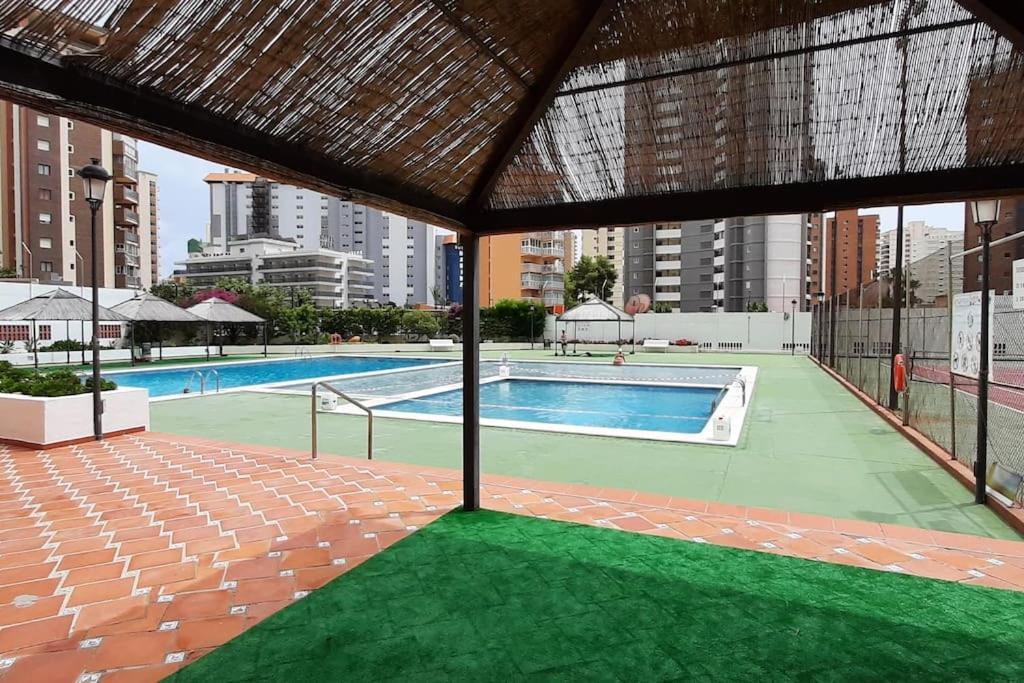 Benidorm Gemelos II One, Impresionante Vista Bagian luar foto