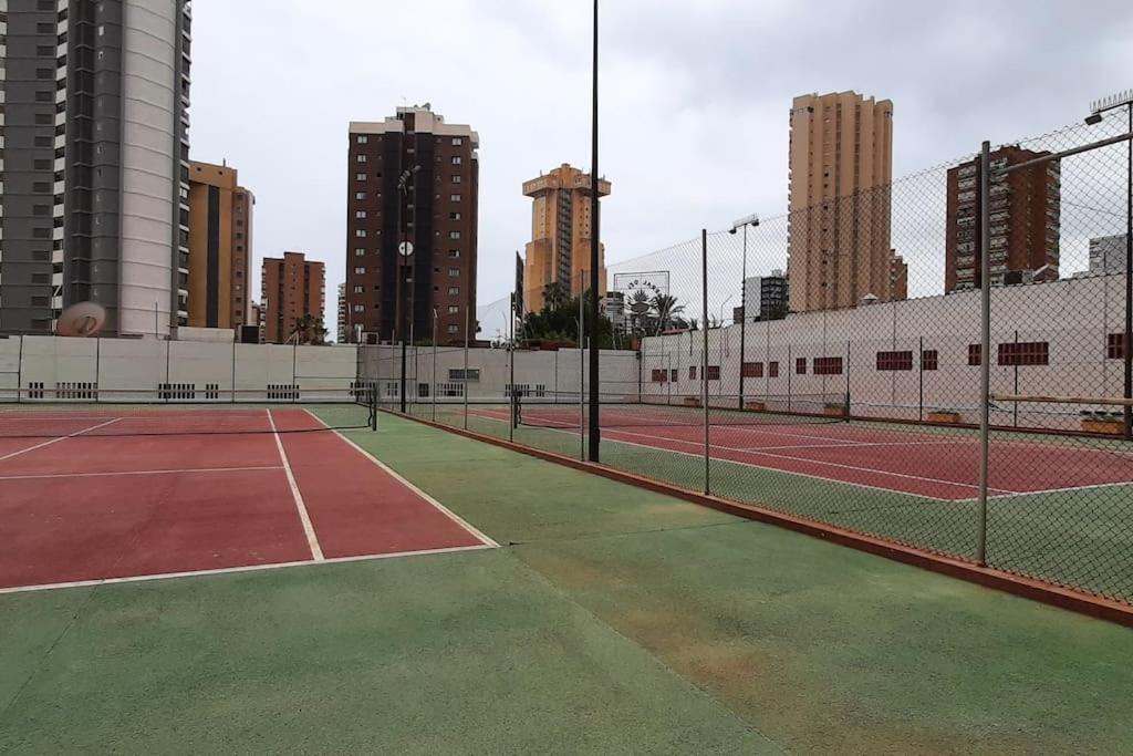 Benidorm Gemelos II One, Impresionante Vista Bagian luar foto